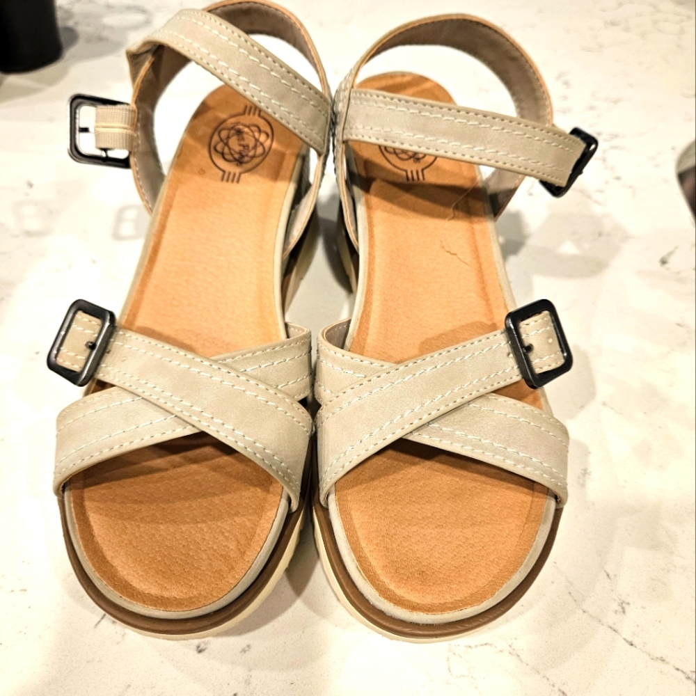 Hocus Pokus Women's Sandals, Beige